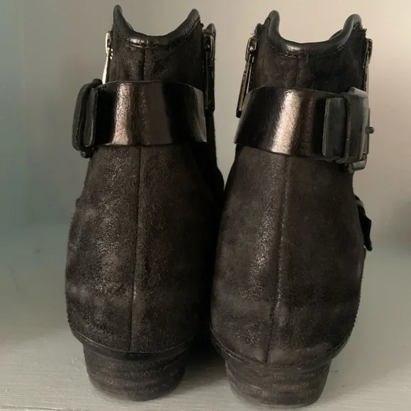 Donald Pliner Dalis Ankle Boot - Picture 5 of 8